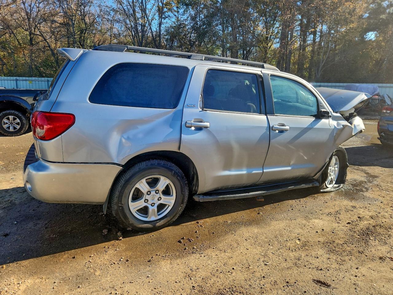 2015 TOYOTA SEQUOIA SR5 photo 3