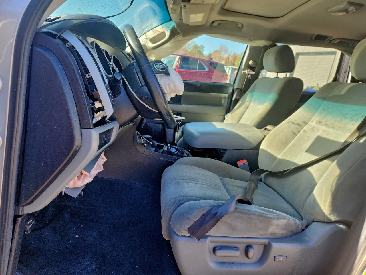 2015 TOYOTA SEQUOIA SR5 photo 7