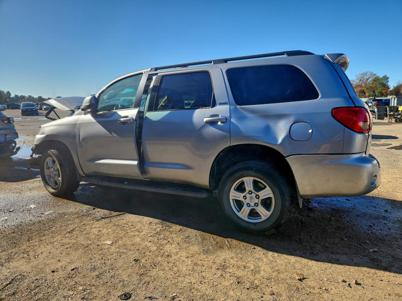 2015 TOYOTA SEQUOIA SR5 photo 2