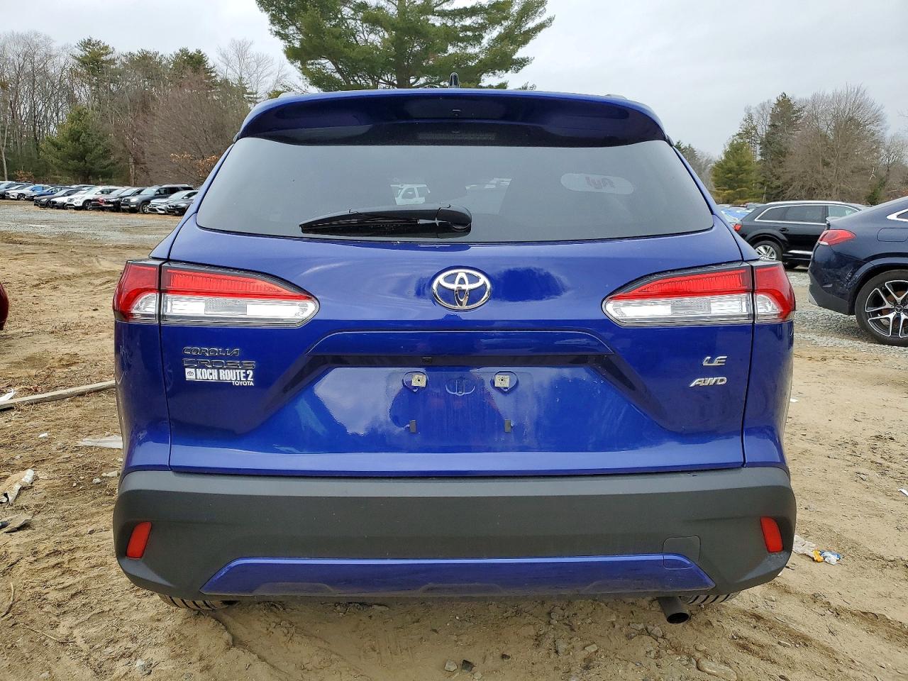 2025 TOYOTA COROLLA CROSS LE photo 6