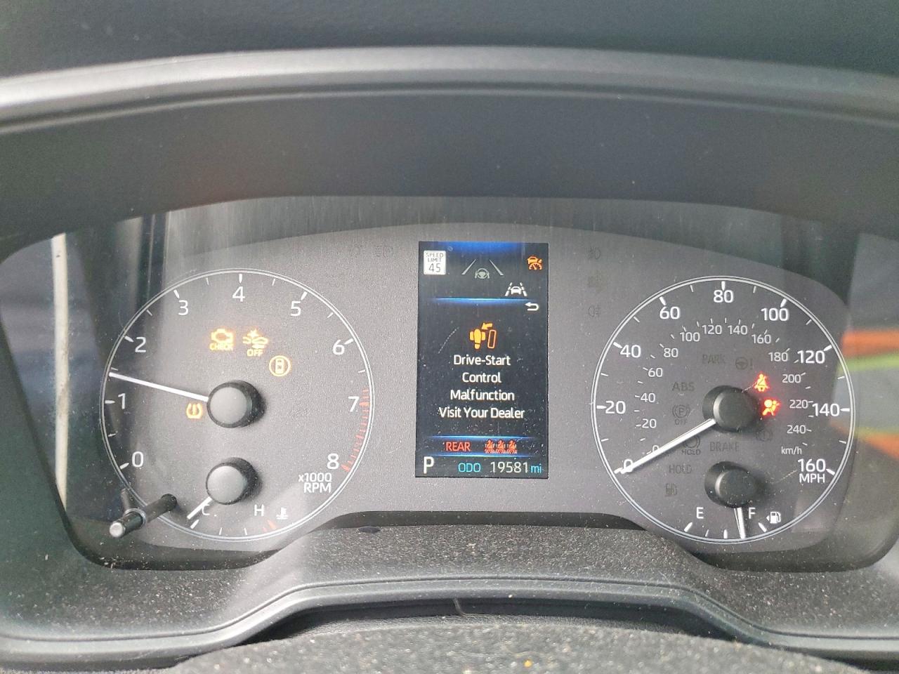 2025 TOYOTA COROLLA CROSS LE photo 9