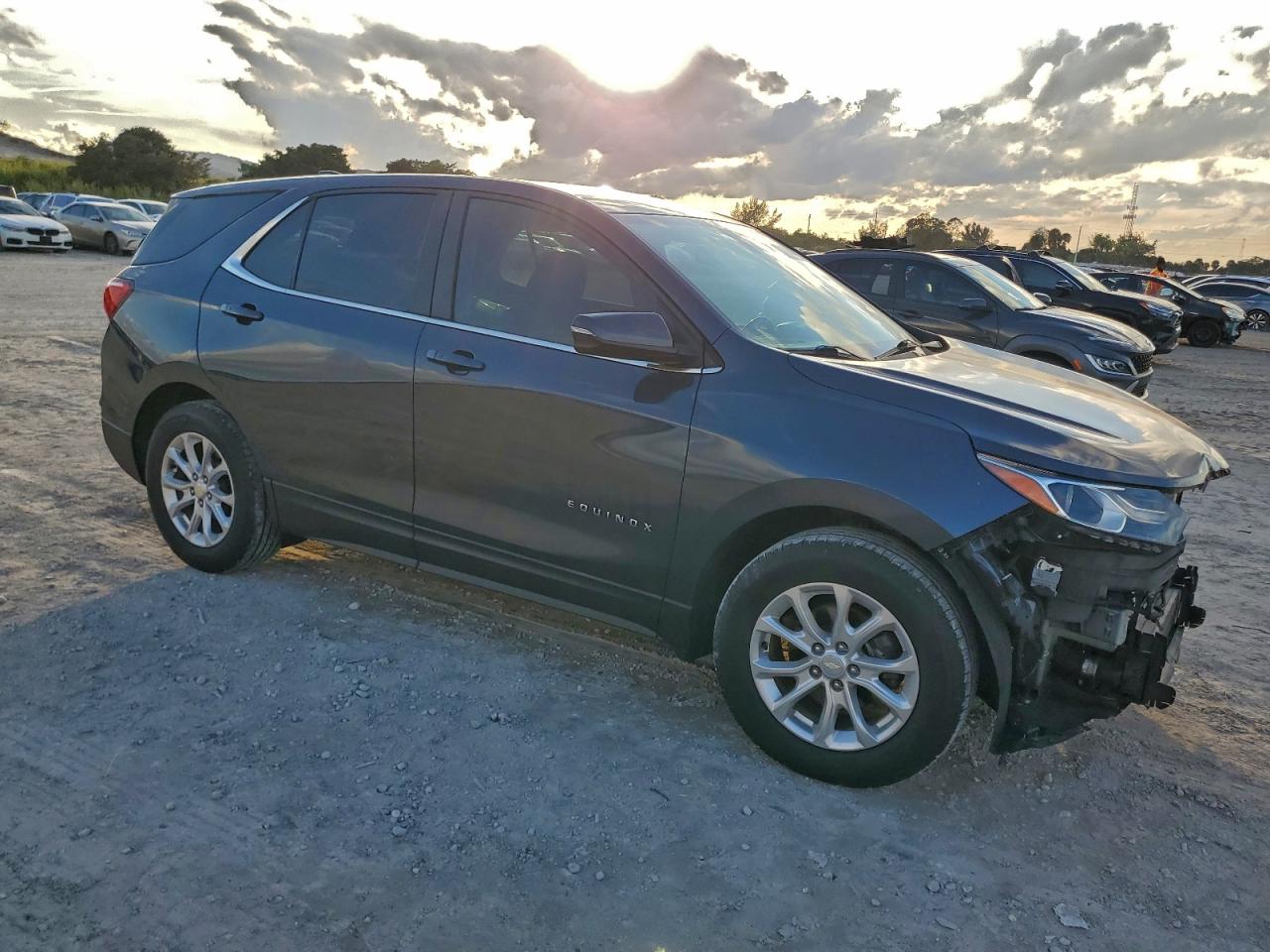 2018 CHEVROLET EQUINOX LT photo 4