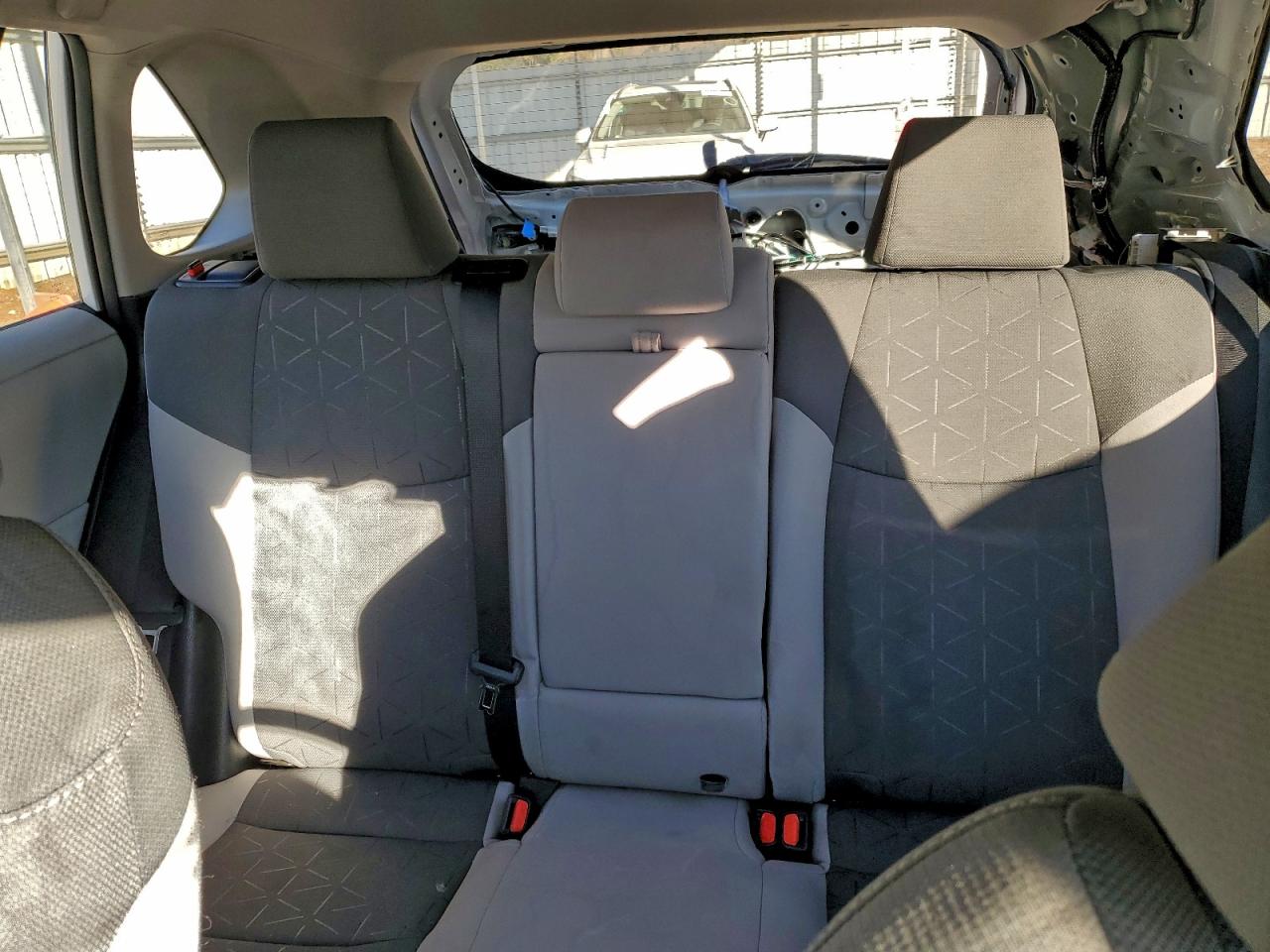 2021 TOYOTA RAV4 XLE photo 10