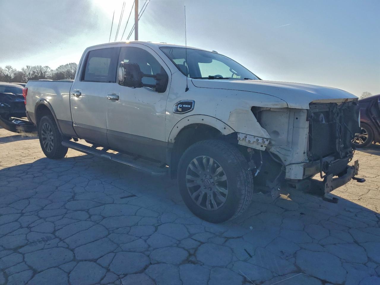 2016 NISSAN TITAN XD SL photo 4