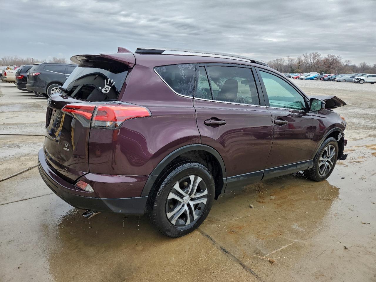 2017 TOYOTA RAV4 LE photo 9