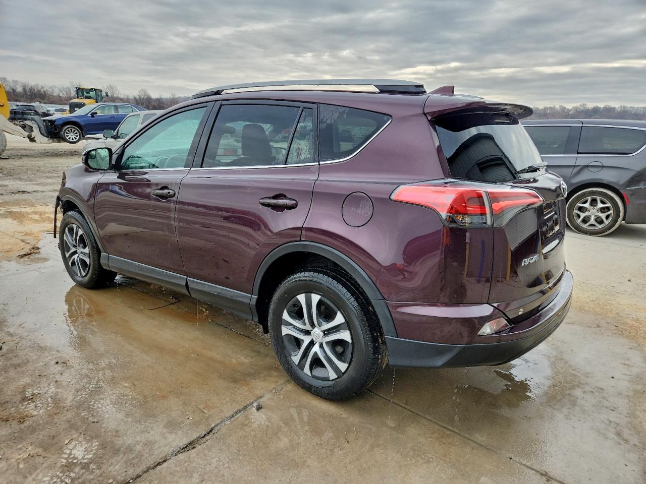 2017 TOYOTA RAV4 LE photo 5