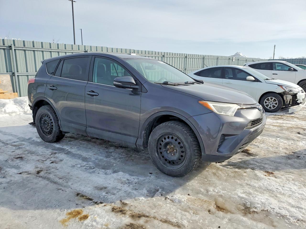 2016 TOYOTA RAV4 LE photo 4