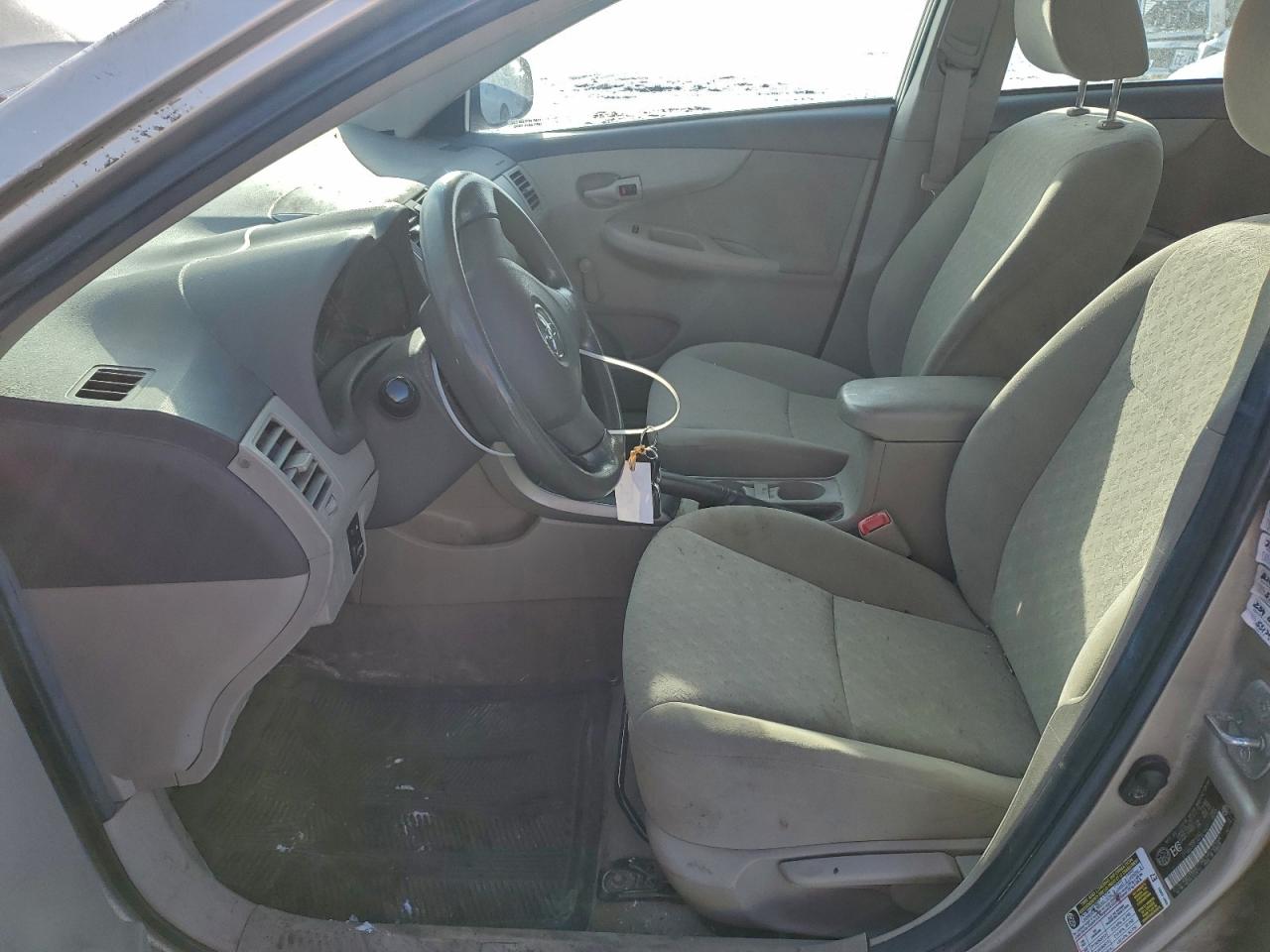 2010 TOYOTA COROLLA BASE photo 7