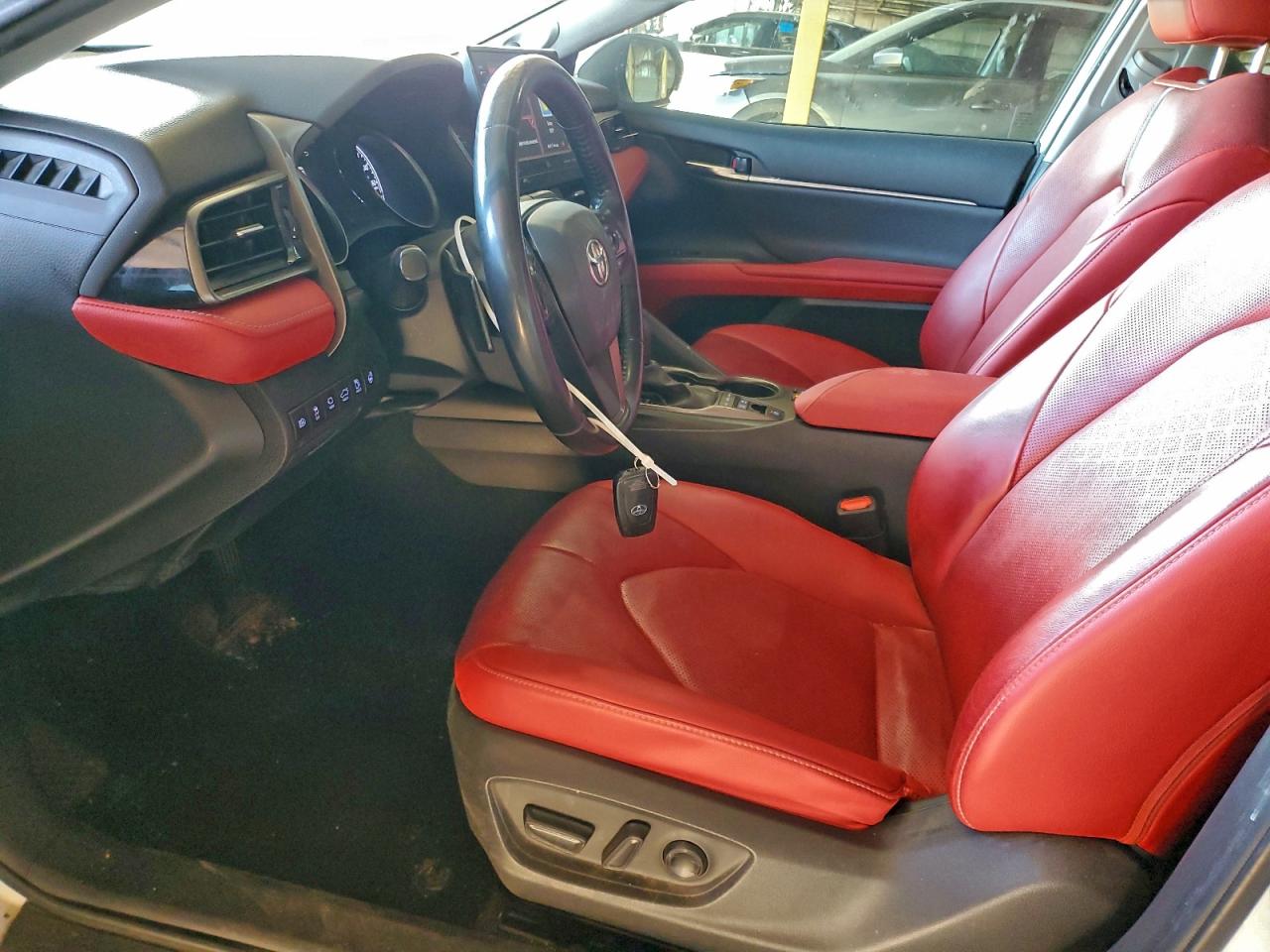 2021 TOYOTA CAMRY XSE photo 13