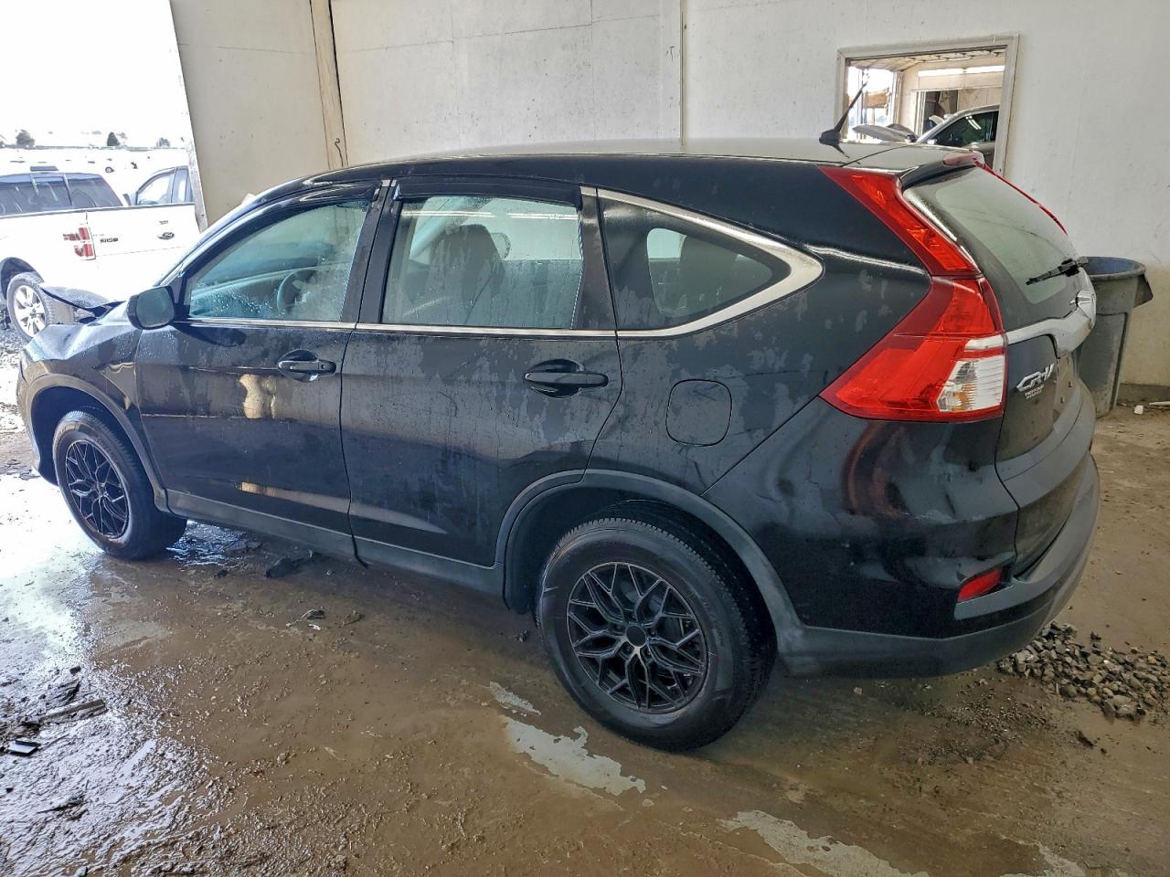2015 HONDA CR-V LX photo 2