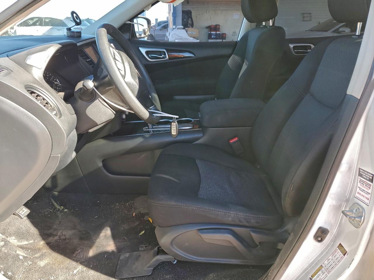 2017 NISSAN PATHFINDER S photo 19