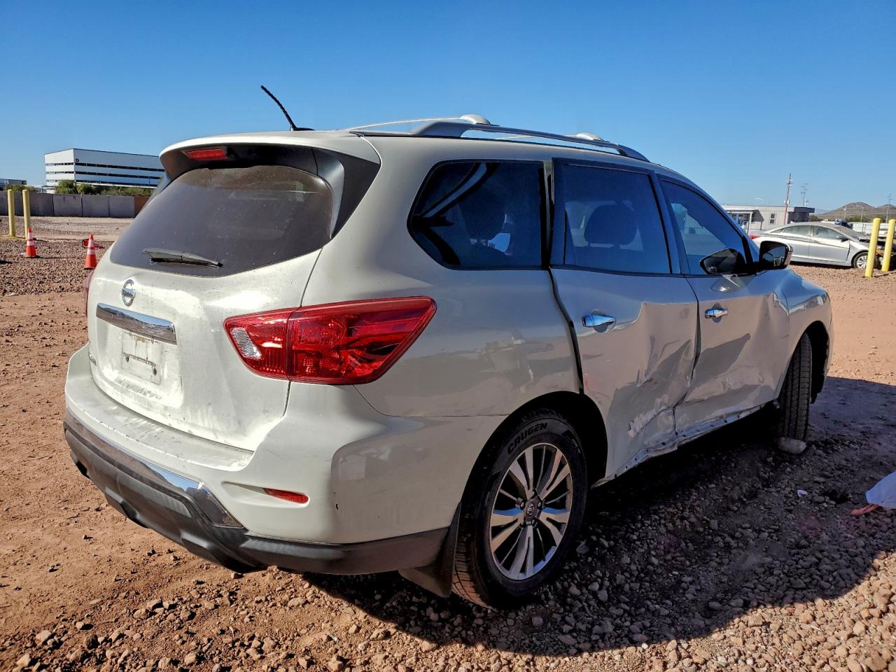 2017 NISSAN PATHFINDER S photo 7