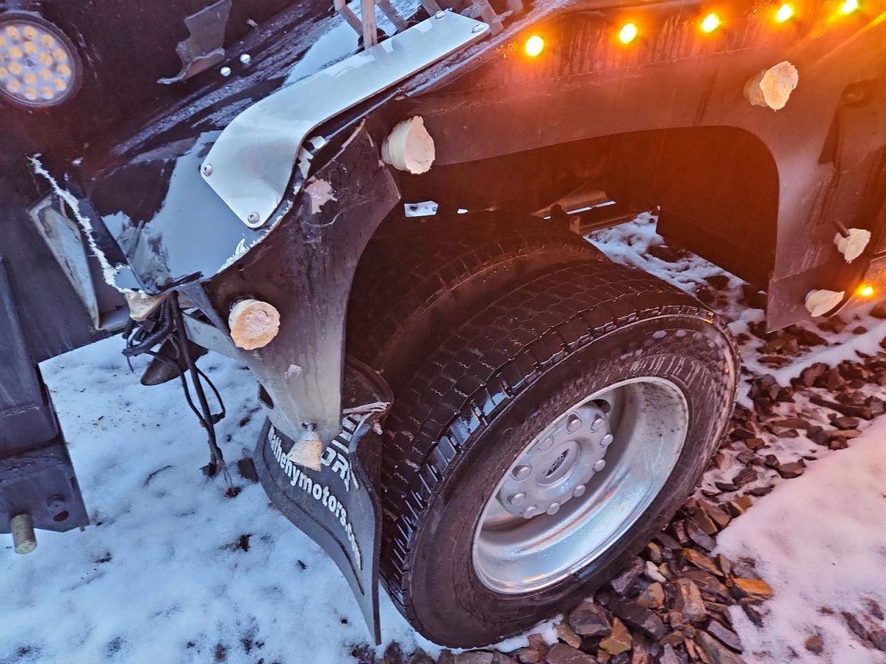 2025 FORD F550 SUPER - TOW TRUCK photo 9