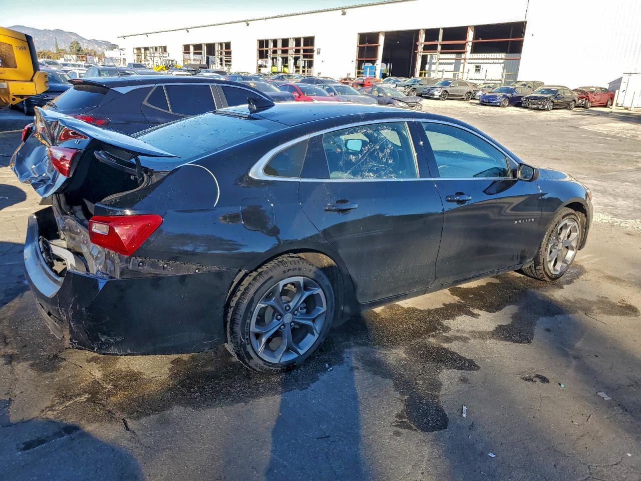 2023 CHEVROLET MALIBU LT photo 3