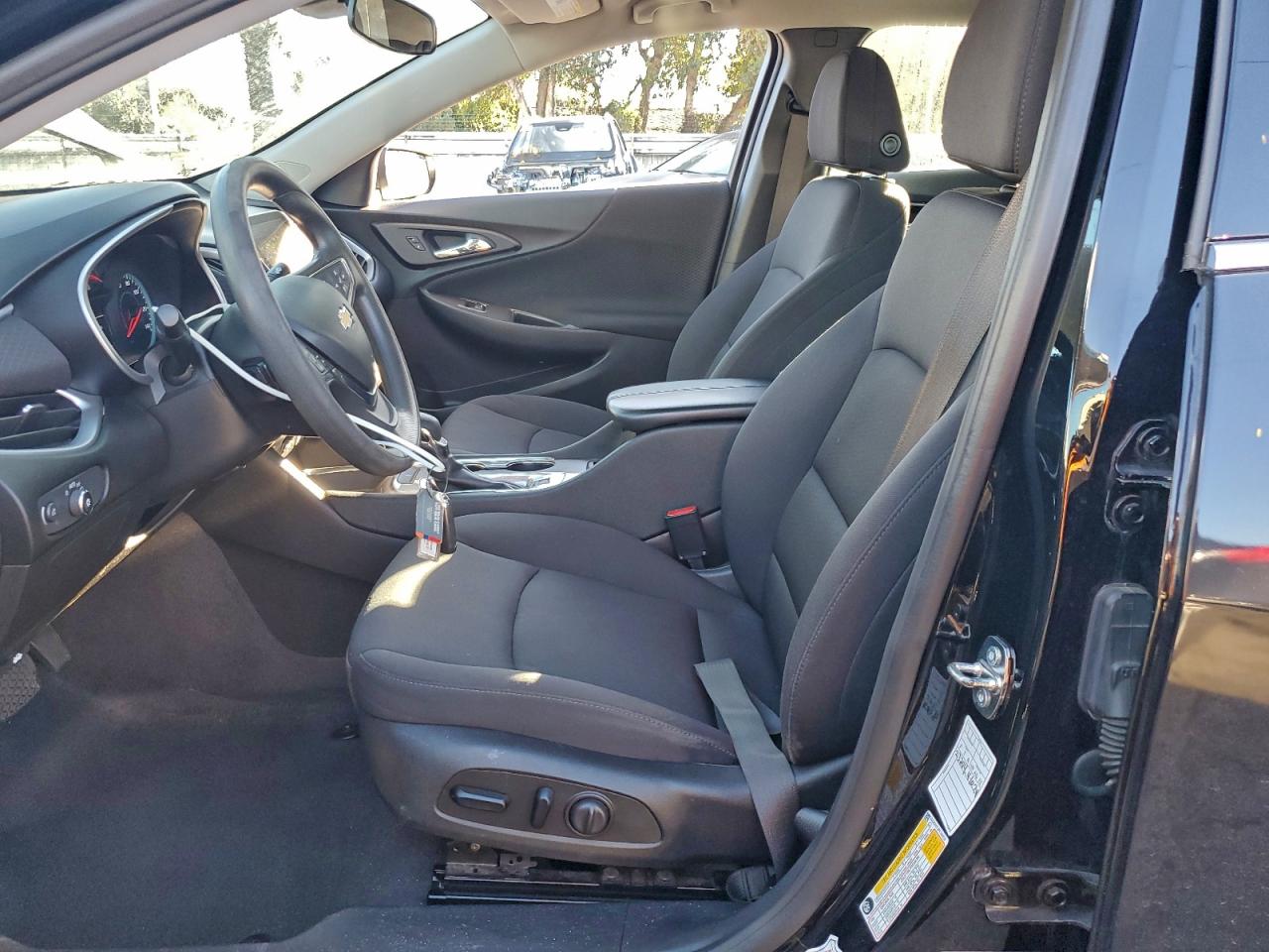 2023 CHEVROLET MALIBU LT photo 7