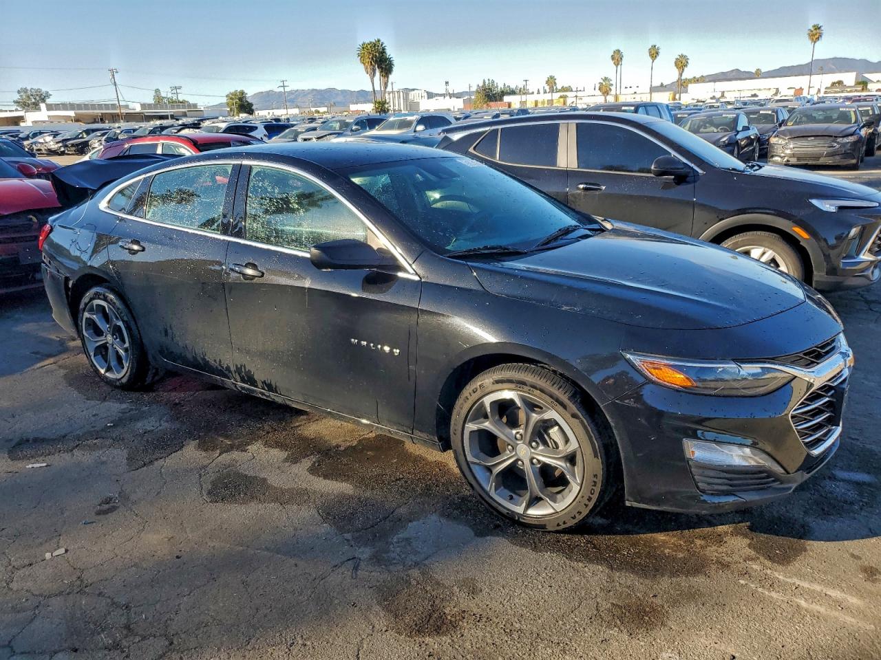 2023 CHEVROLET MALIBU LT photo 4