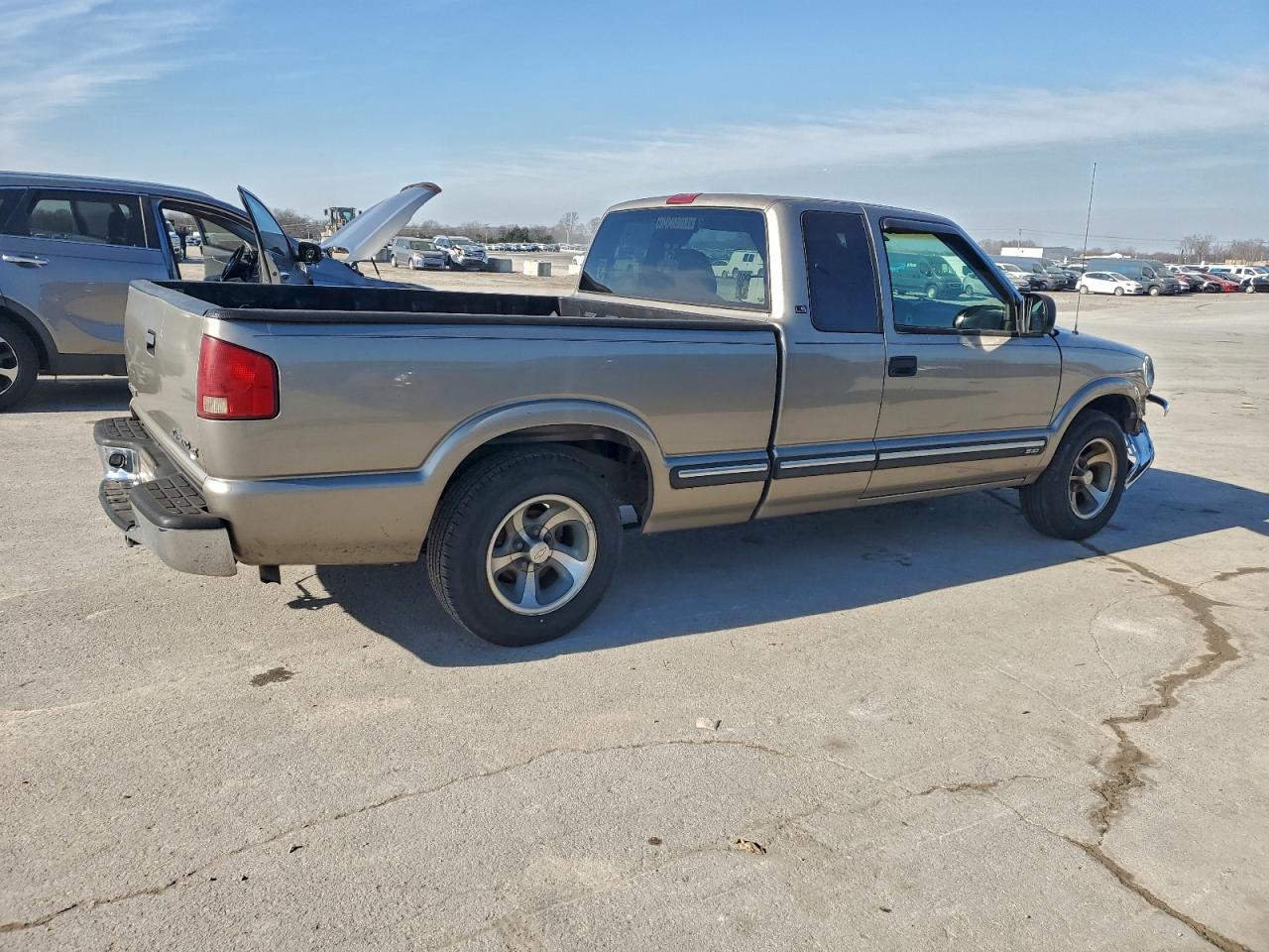 2003 CHEVROLET S TRUCK S10 photo 3