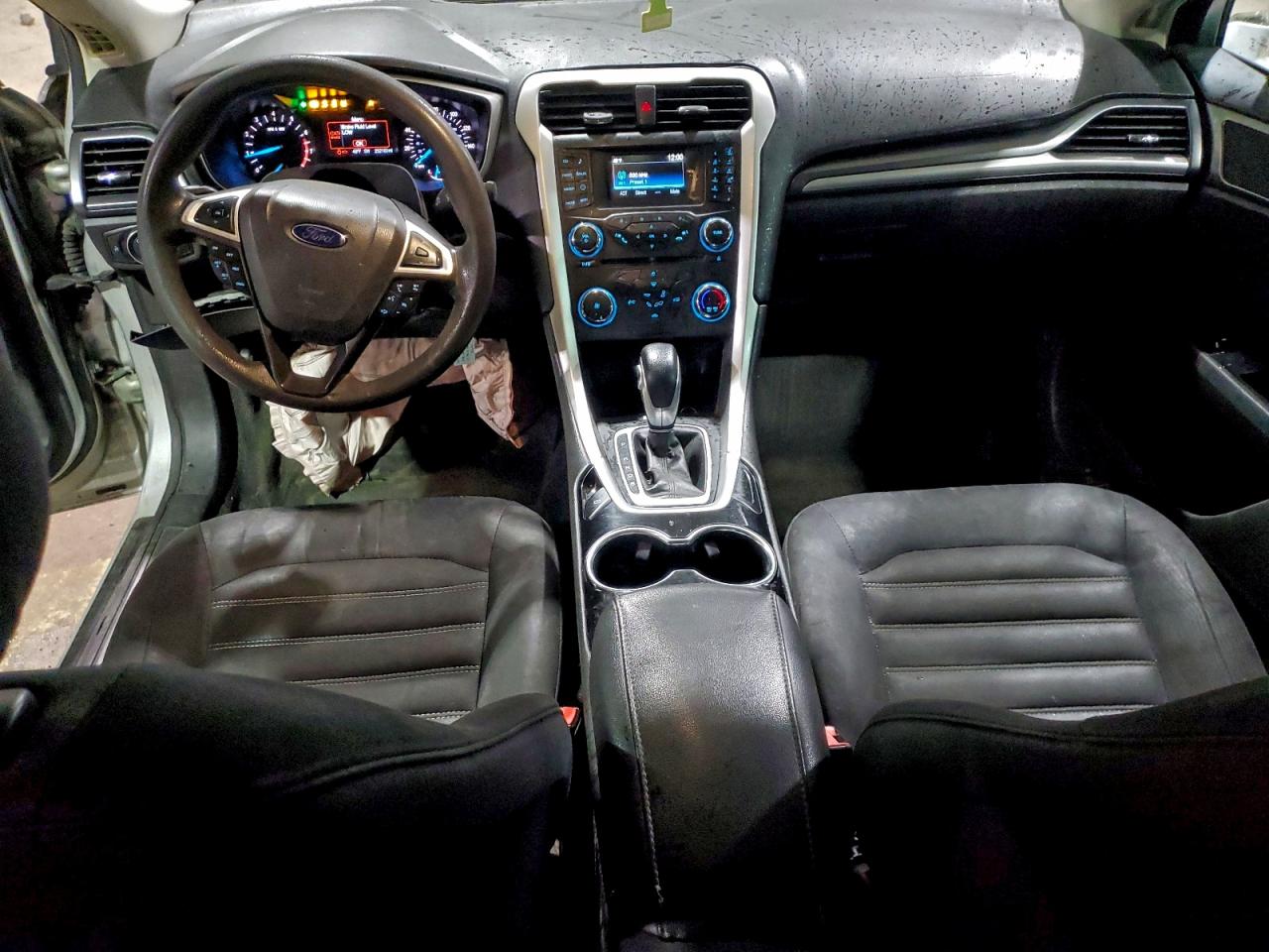 2015 FORD FUSION SE photo 8