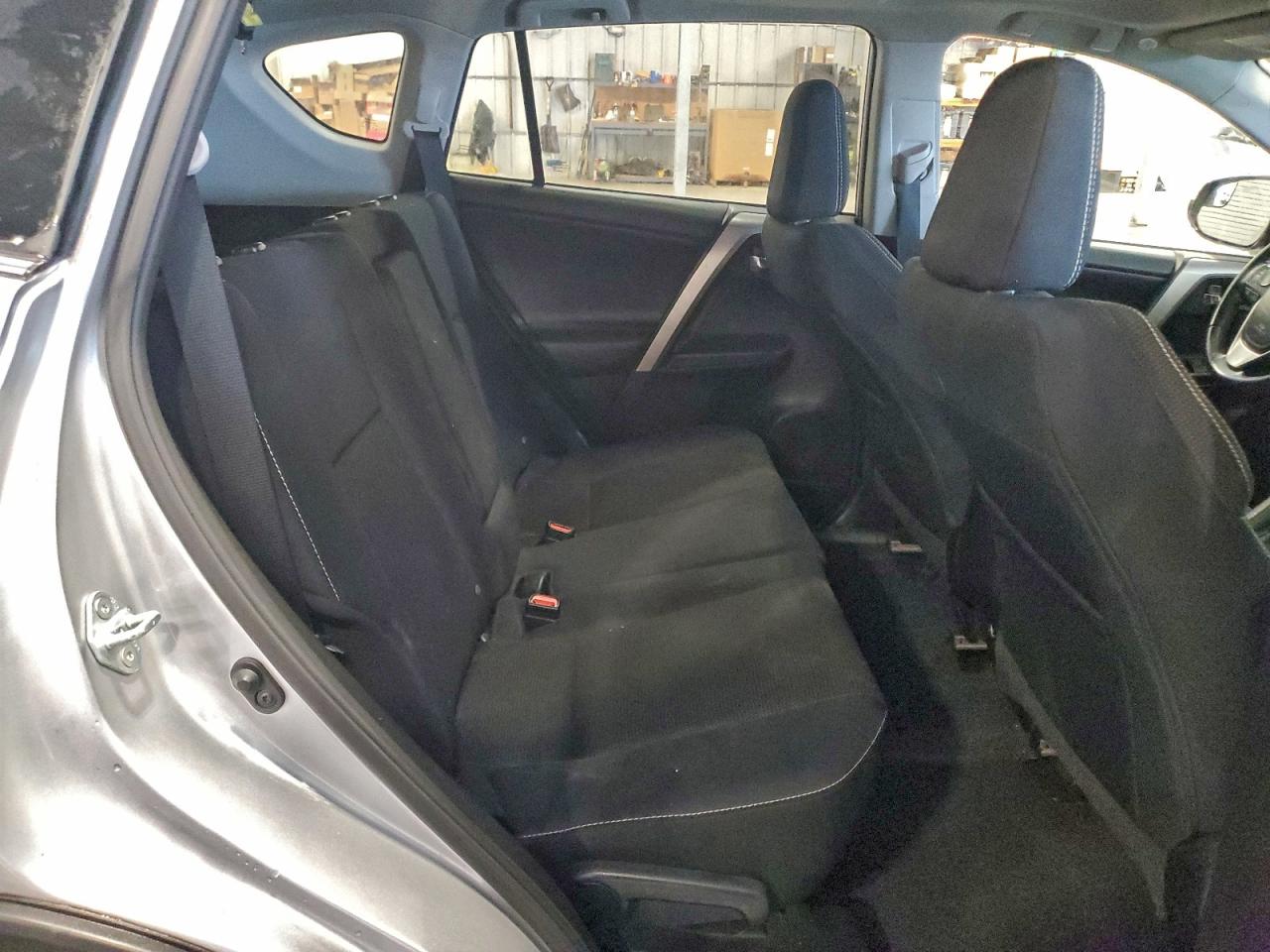 2016 TOYOTA RAV4 XLE photo 11