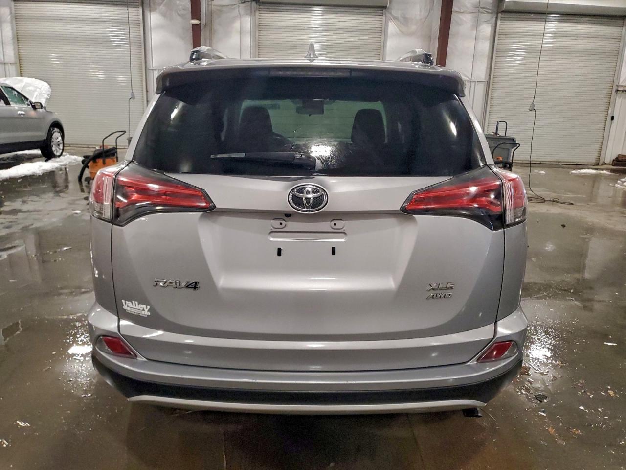 2016 TOYOTA RAV4 XLE photo 6