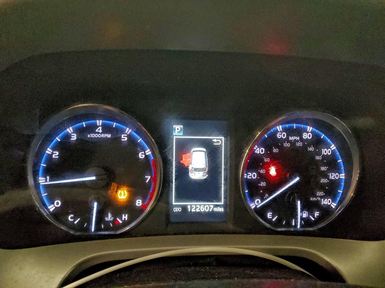 2016 TOYOTA RAV4 XLE photo 9