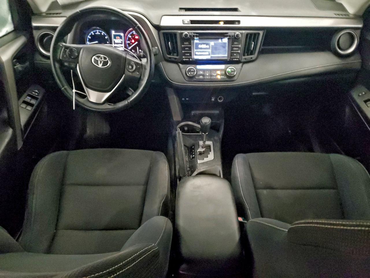2016 TOYOTA RAV4 XLE photo 8