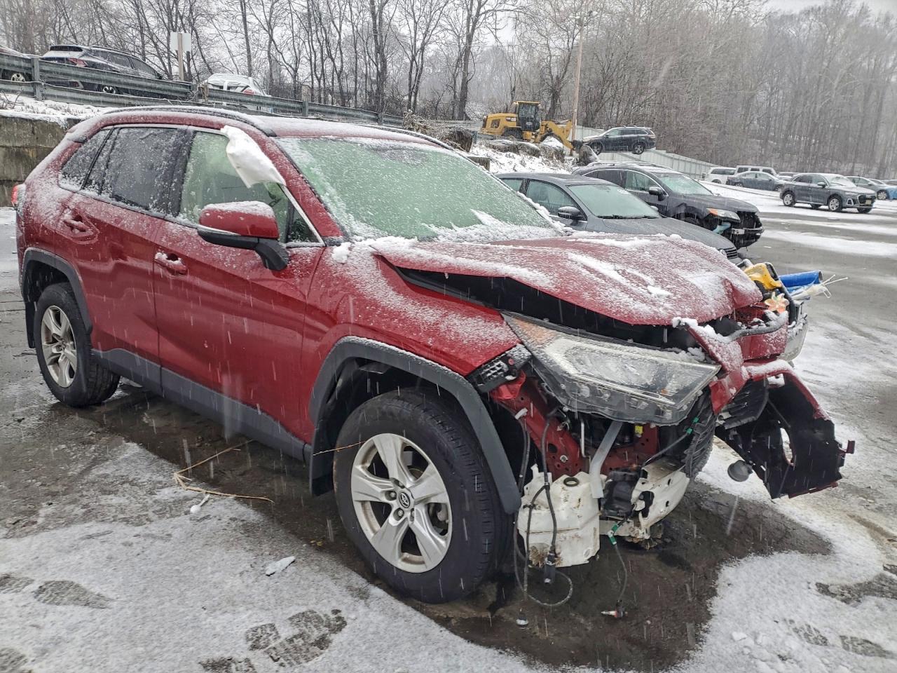 2019 TOYOTA RAV4 XLE photo 4