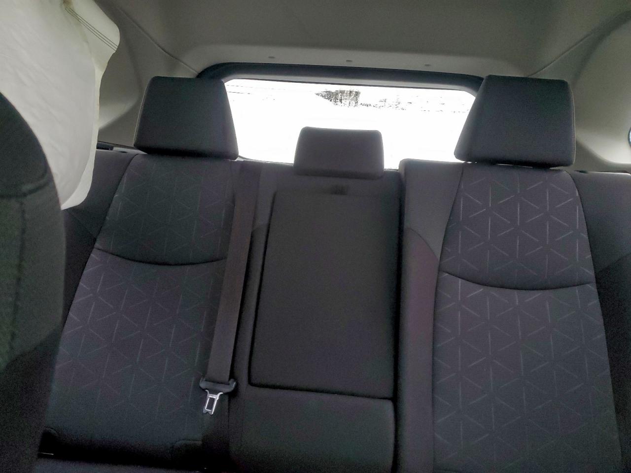 2019 TOYOTA RAV4 XLE photo 10