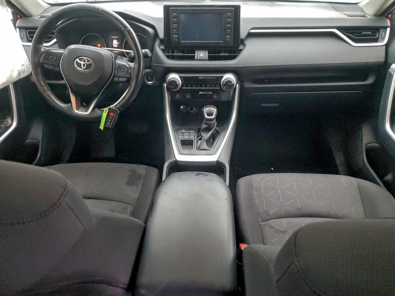 2019 TOYOTA RAV4 XLE photo 8