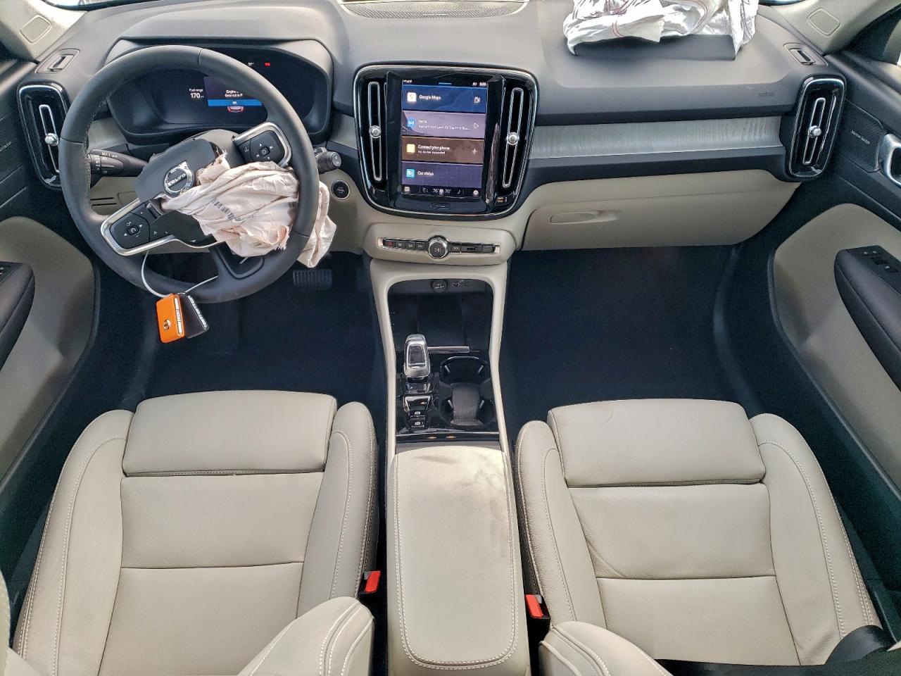 2024 VOLVO XC40 PLUS photo 8