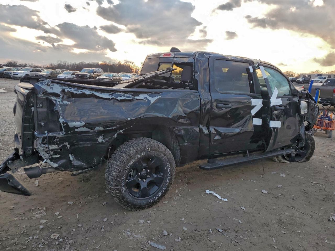 2023 RAM 1500 TRADESMAN photo 3