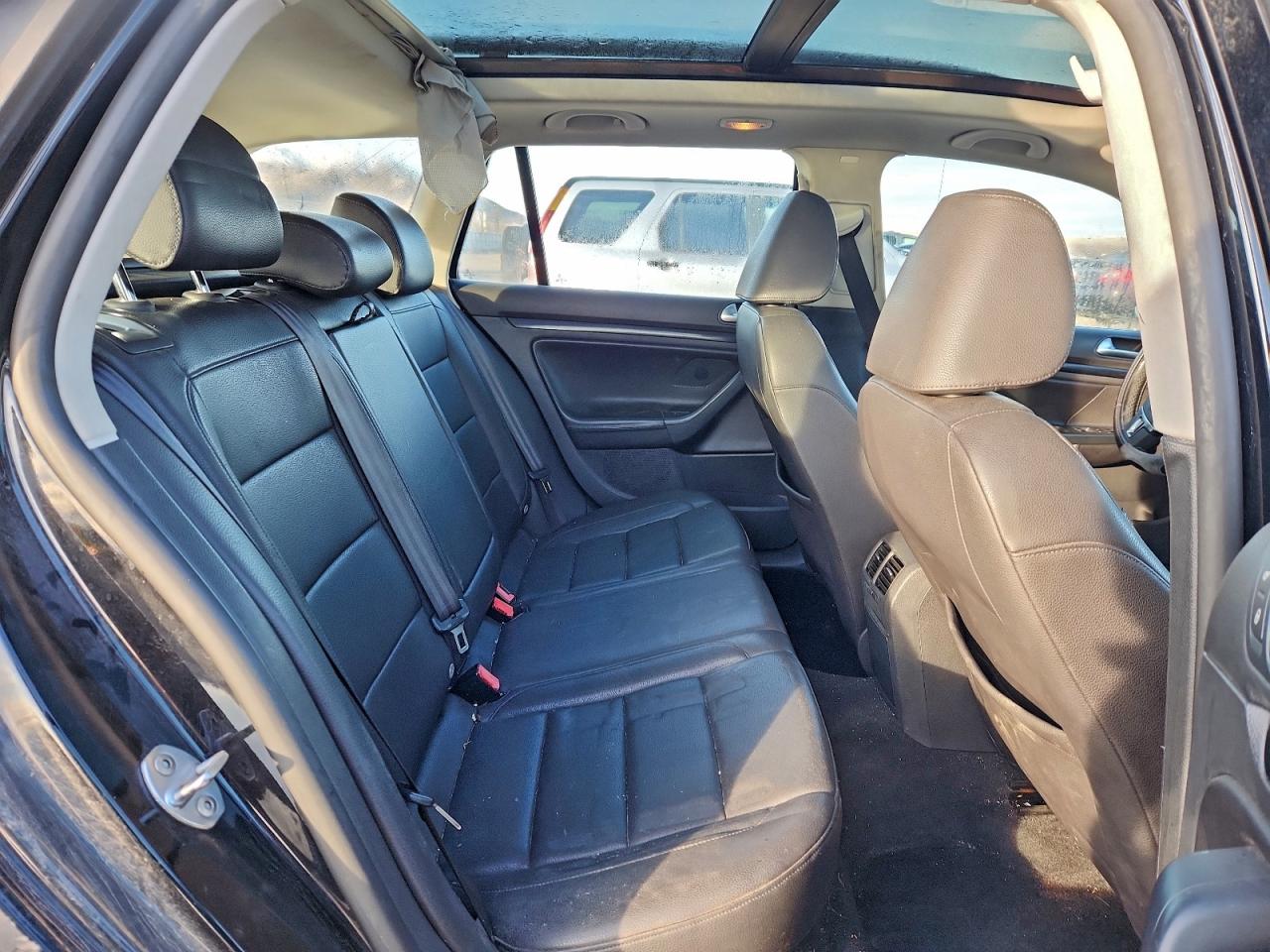 2011 VOLKSWAGEN JETTA TDI photo 10