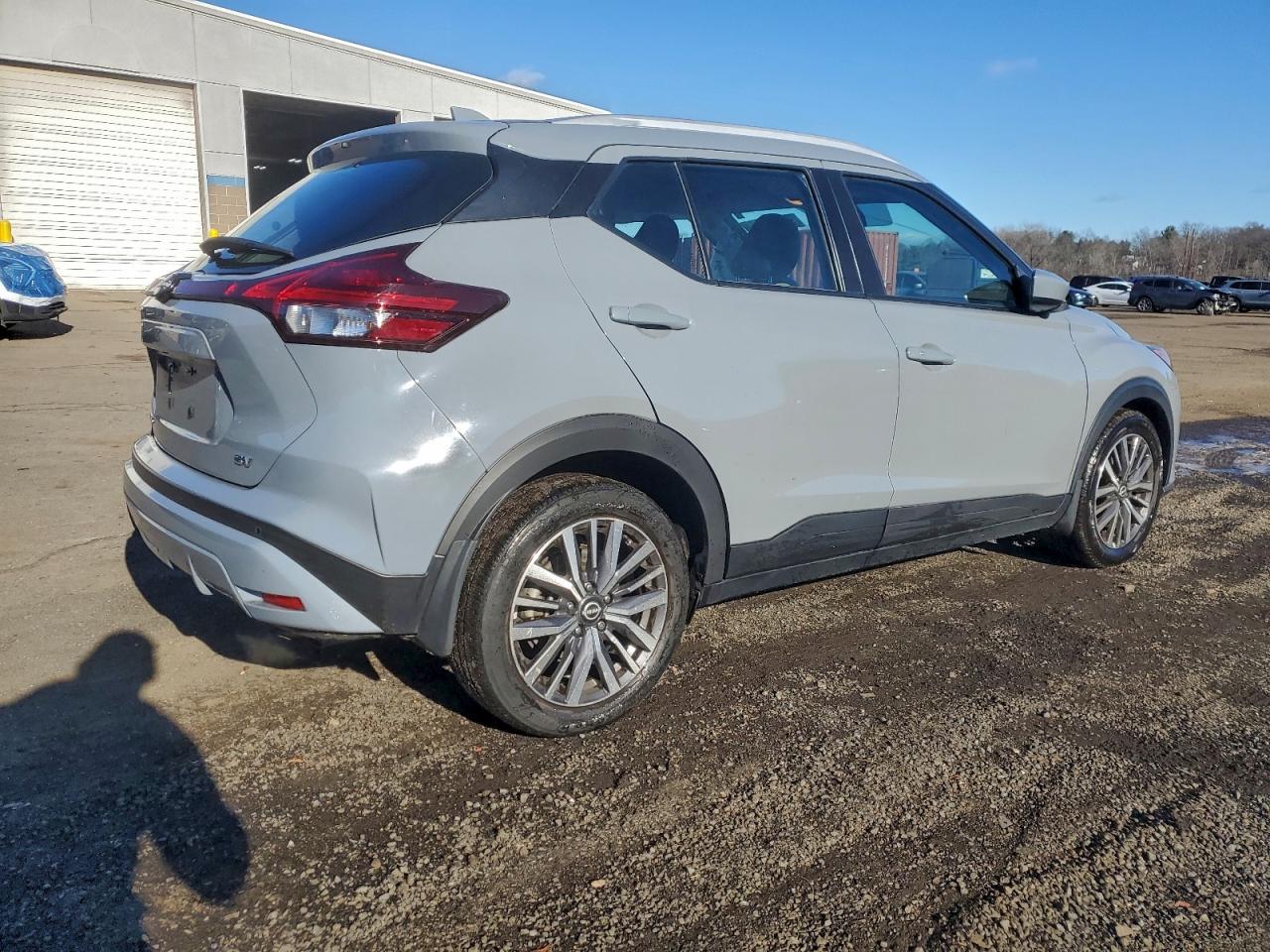 2022 NISSAN KICKS SV photo 3