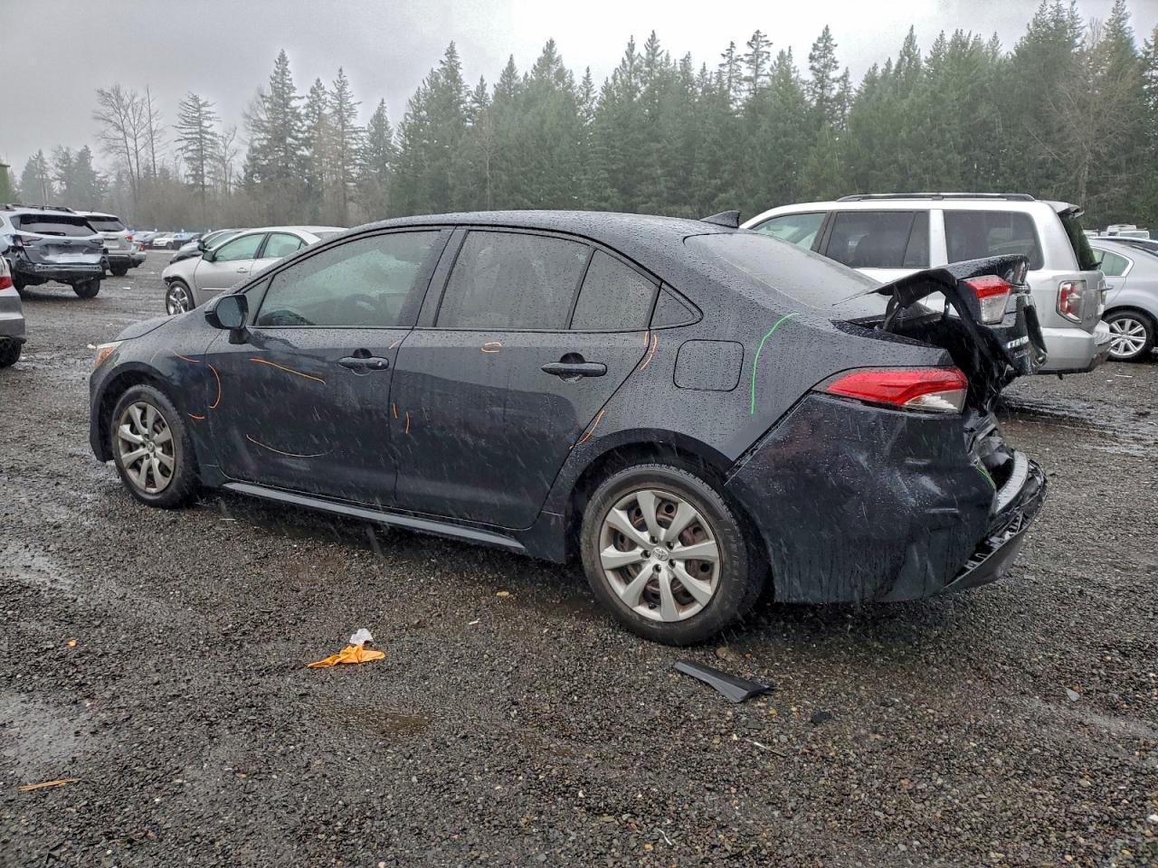 2021 TOYOTA COROLLA LE photo 2