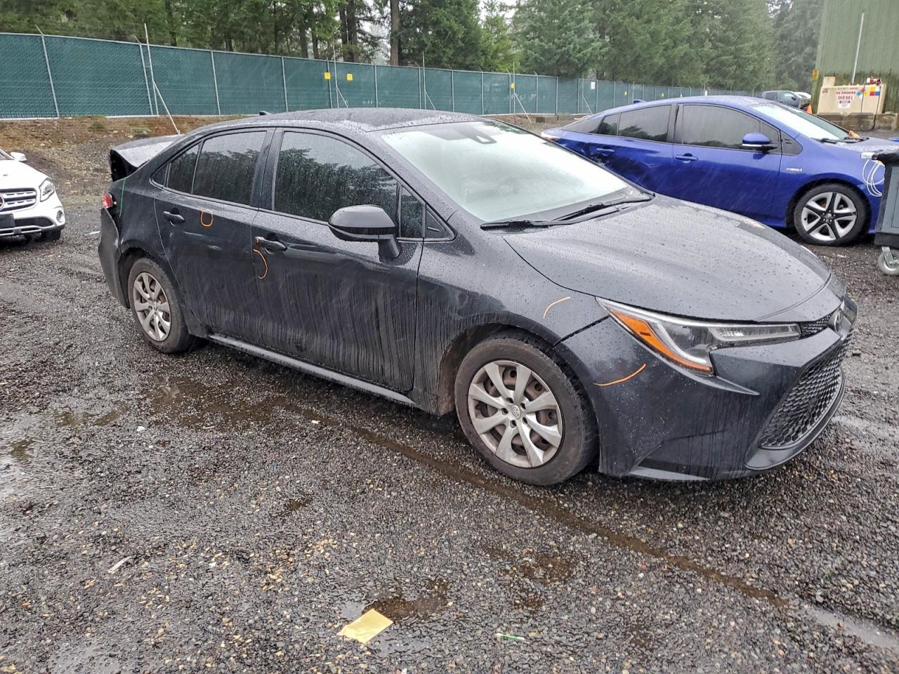 2021 TOYOTA COROLLA LE photo 4