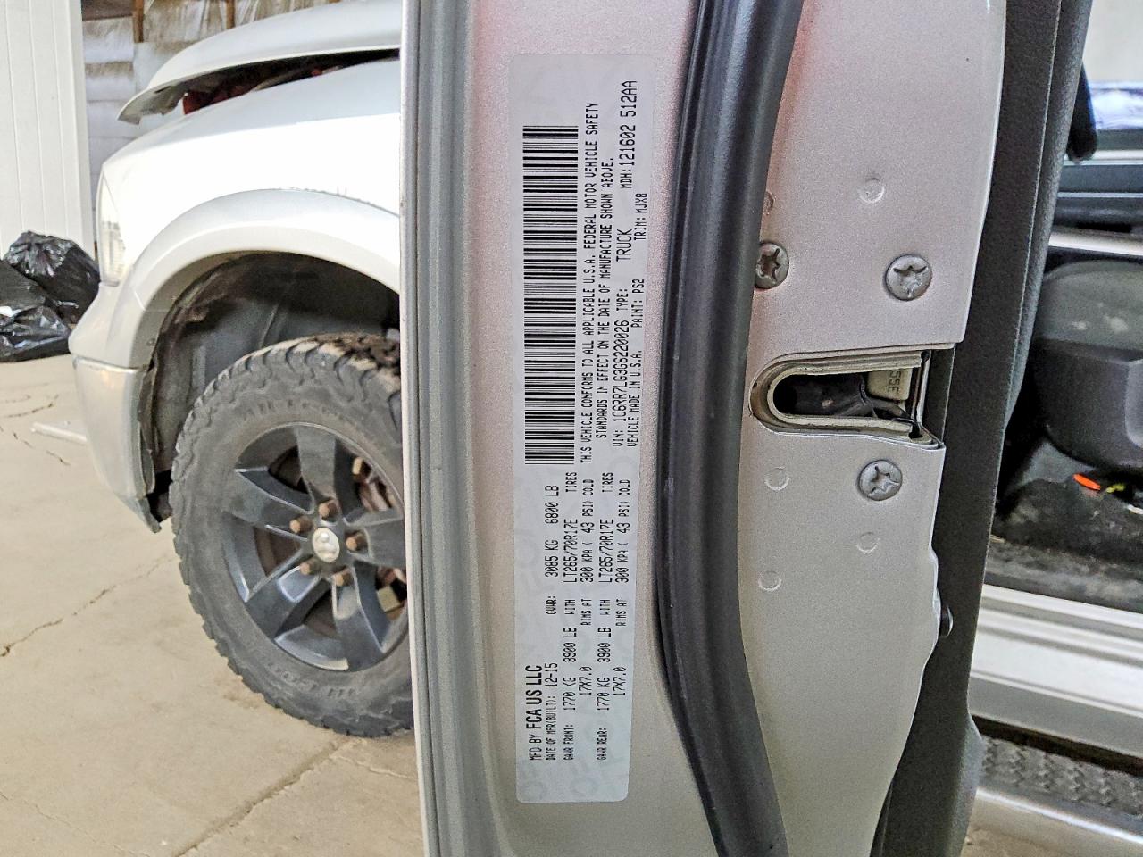 2016 RAM 1500 SLT photo 25