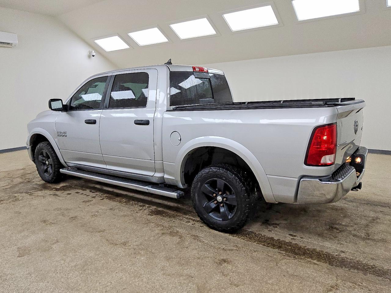 2016 RAM 1500 SLT photo 3