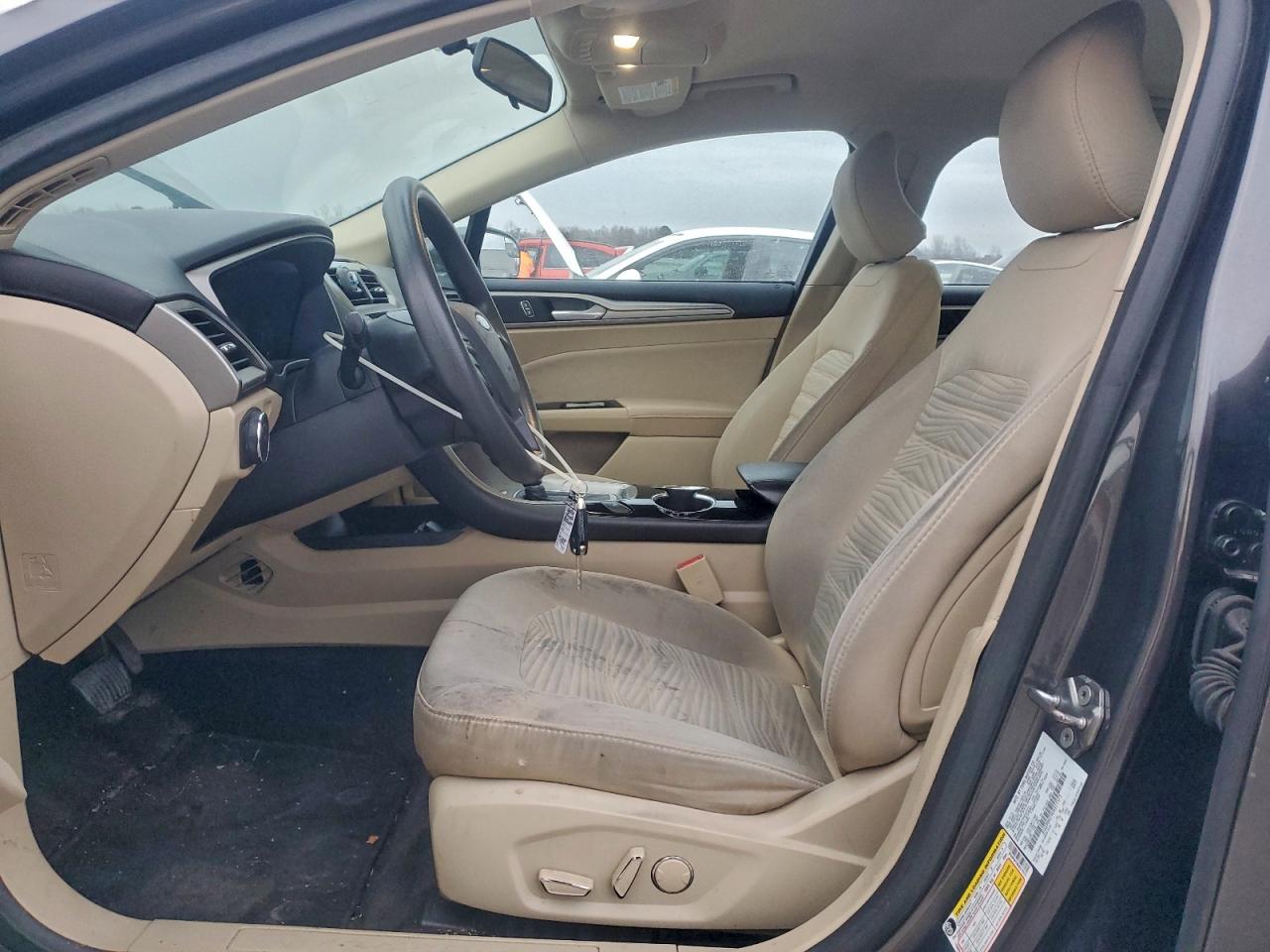 2016 FORD FUSION SE photo 13