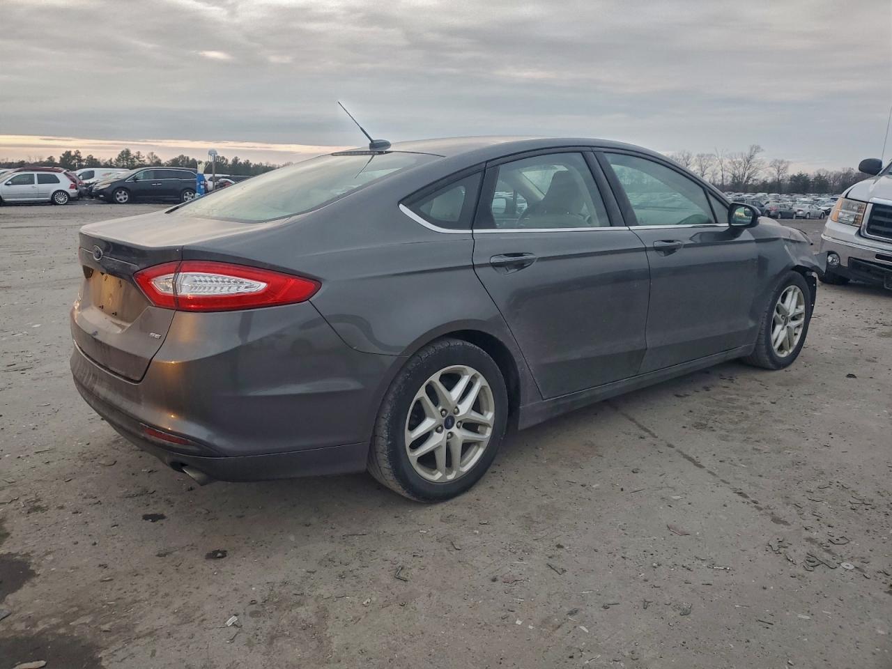 2016 FORD FUSION SE photo 5