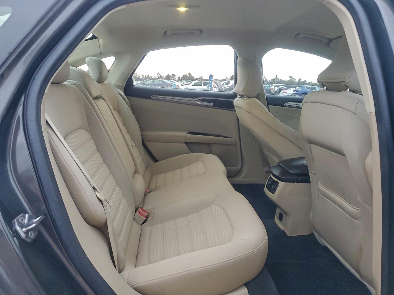 2016 FORD FUSION SE photo 19