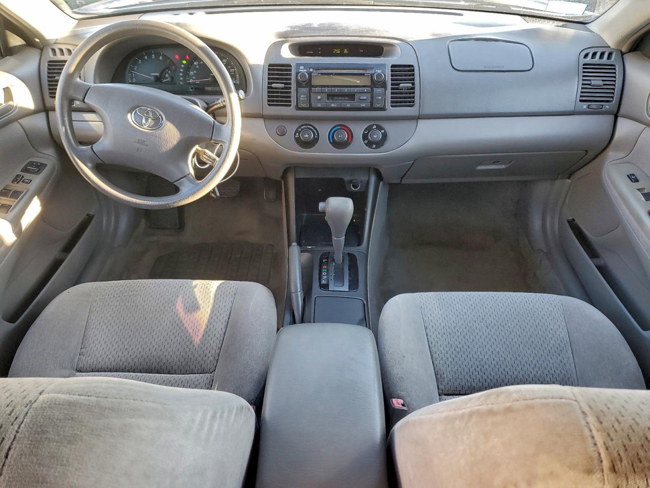 2003 TOYOTA CAMRY LE photo 8