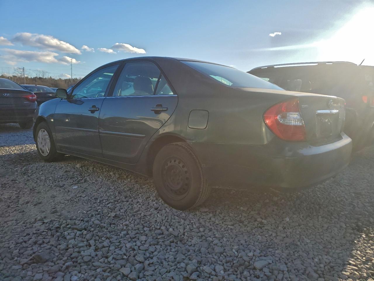 2003 TOYOTA CAMRY LE photo 2