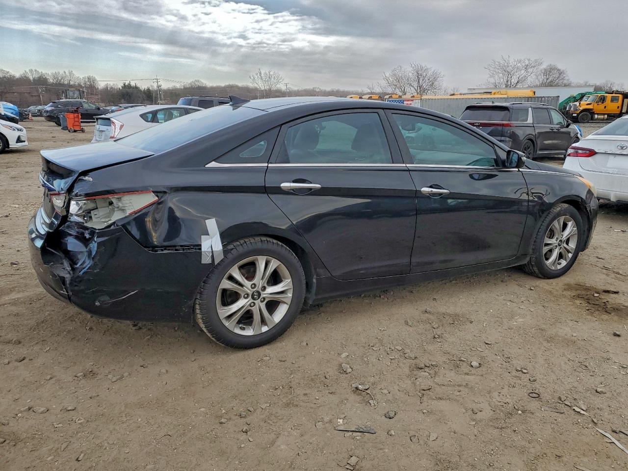 2013 HYUNDAI SONATA SE photo 3