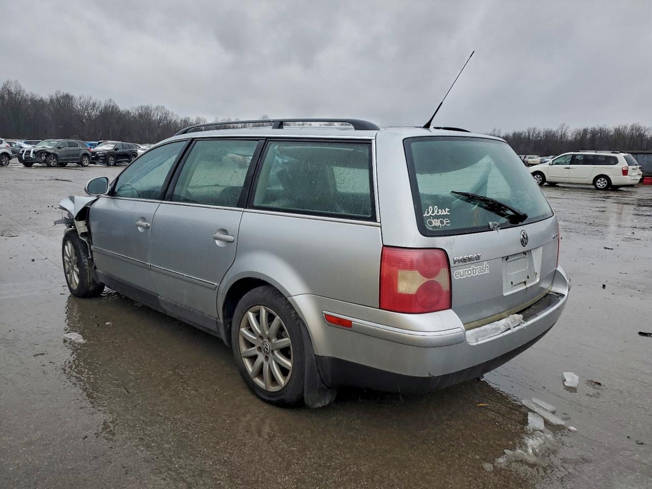 2004 VOLKSWAGEN PASSAT GLS photo 2