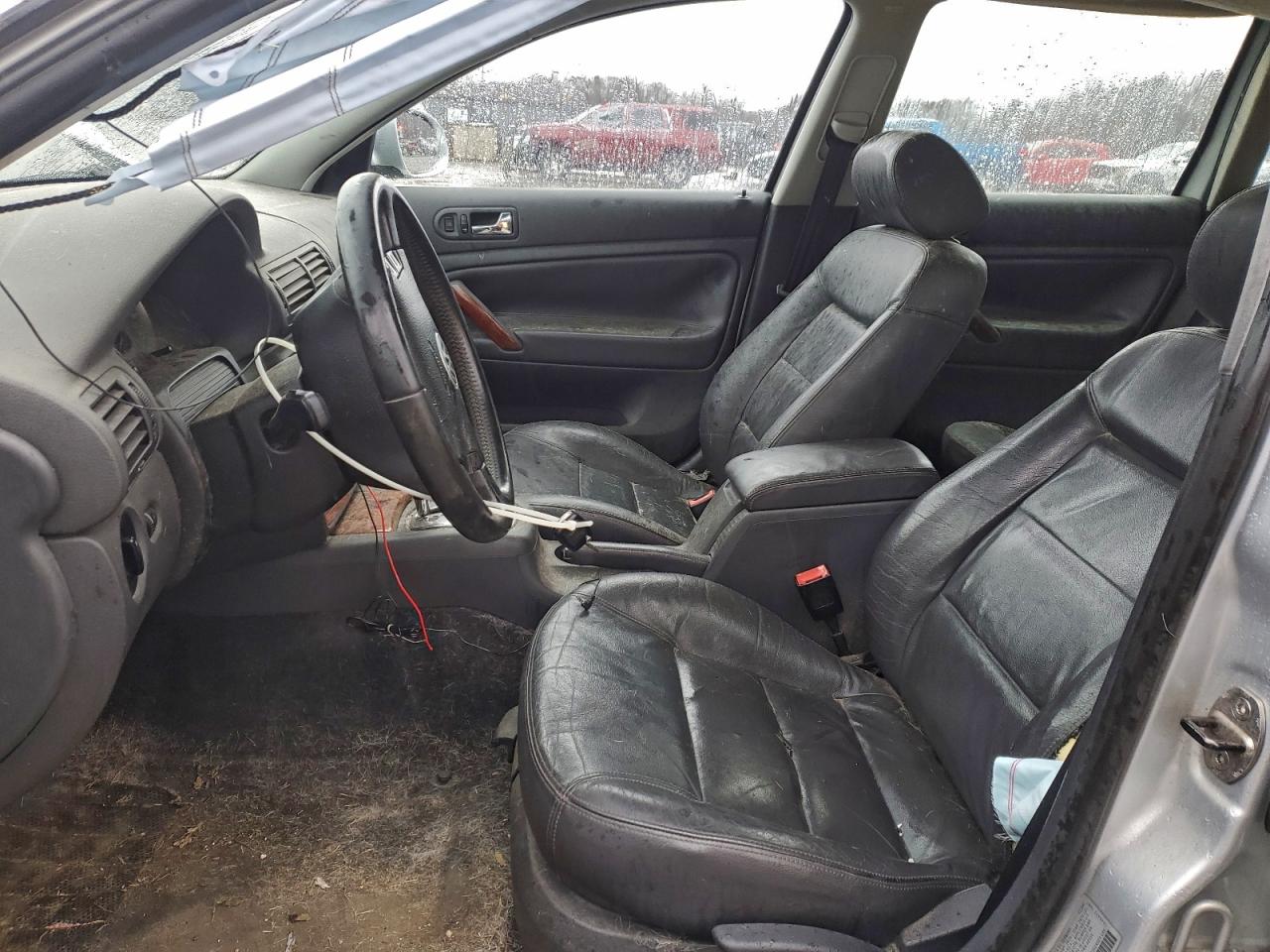 2004 VOLKSWAGEN PASSAT GLS photo 7