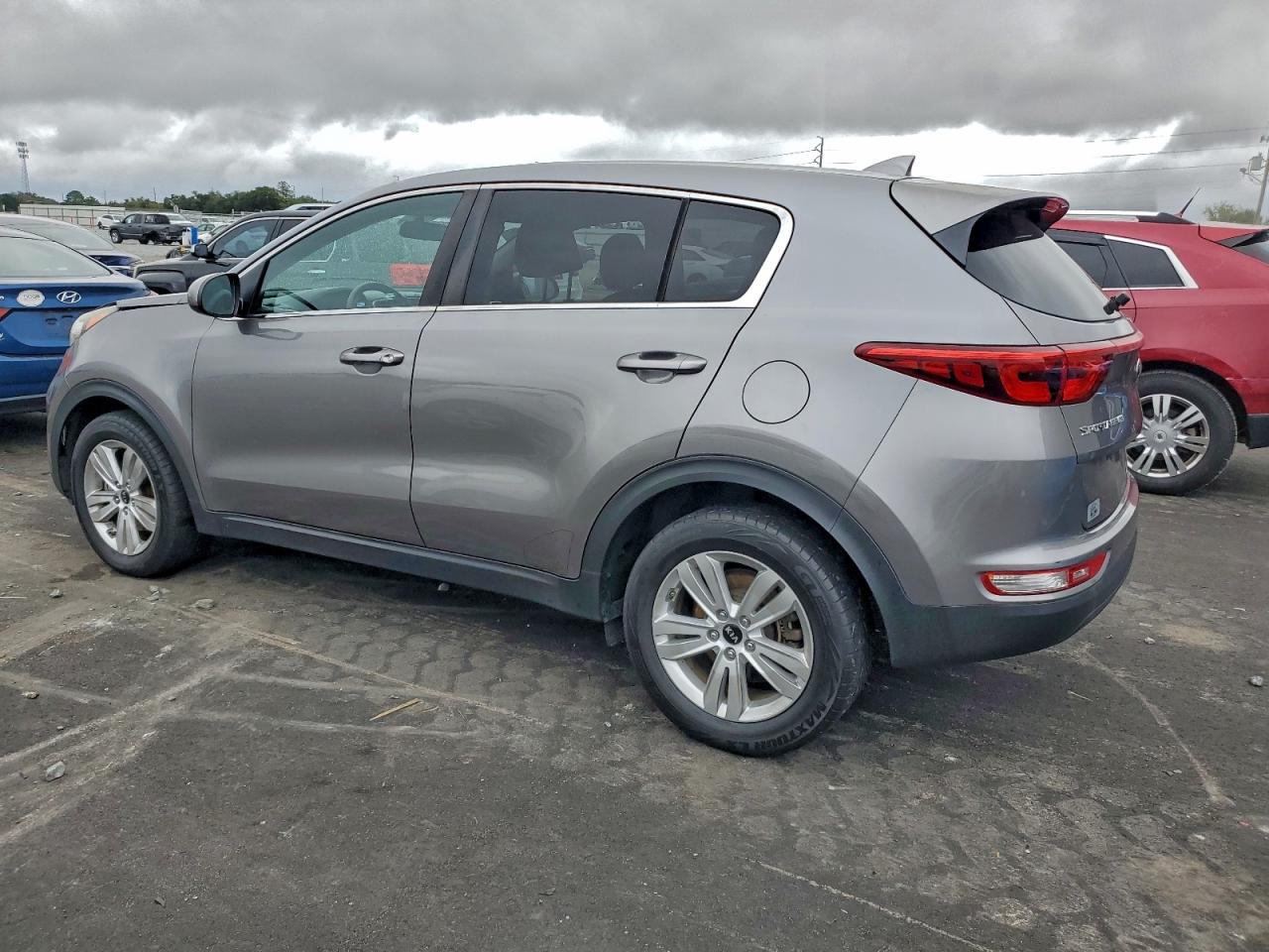 2018 KIA SPORTAGE LX photo 2