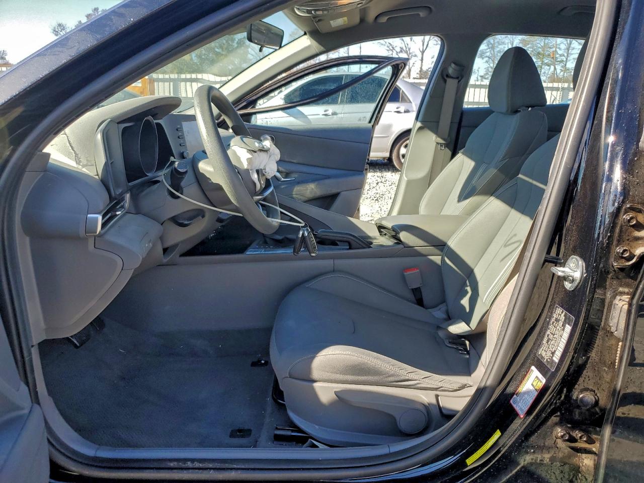 2023 HYUNDAI ELANTRA SEL photo 7
