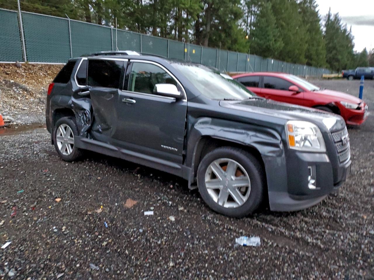 2011 GMC TERRAIN SLT photo 4