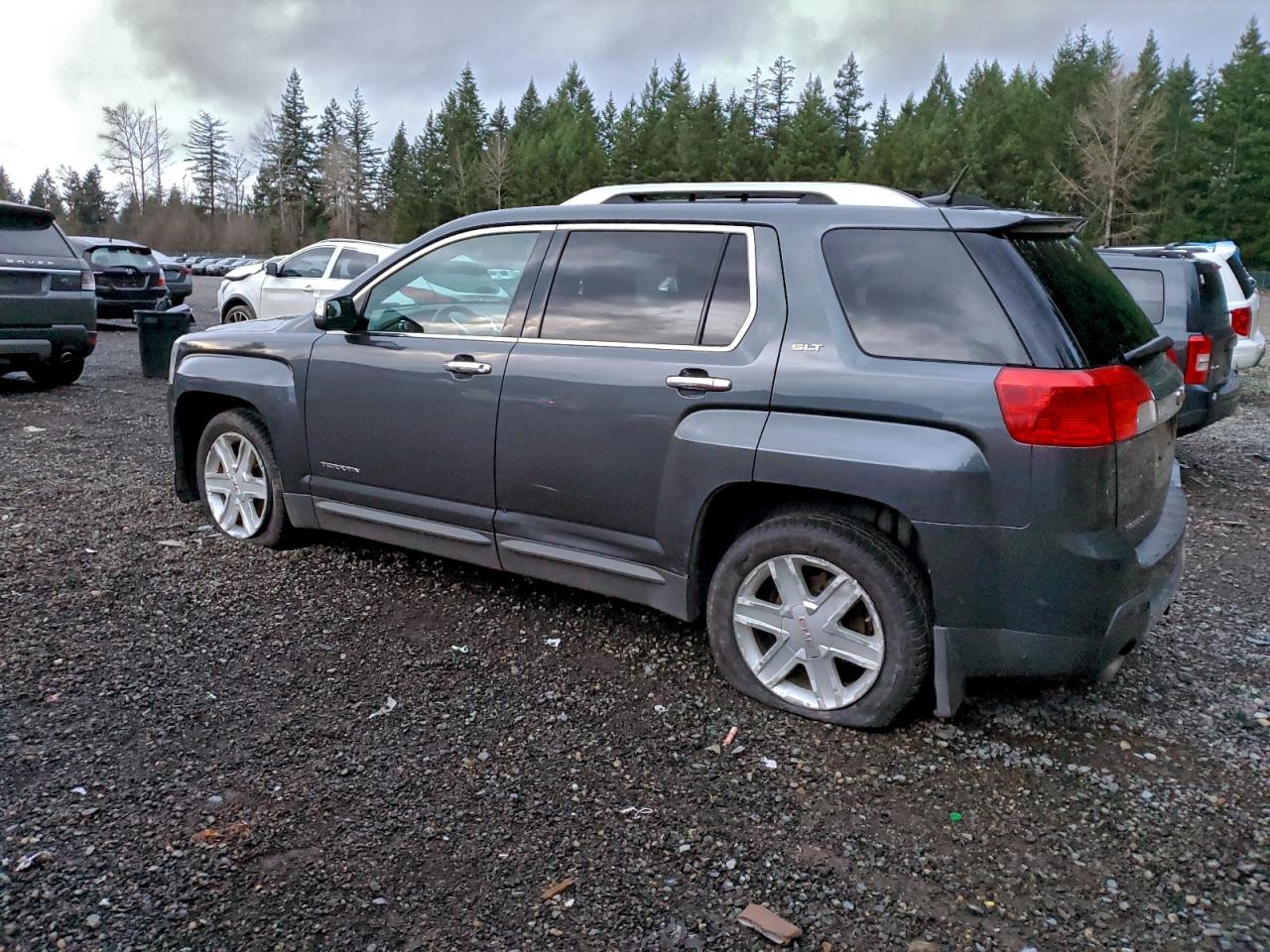 2011 GMC TERRAIN SLT photo 2