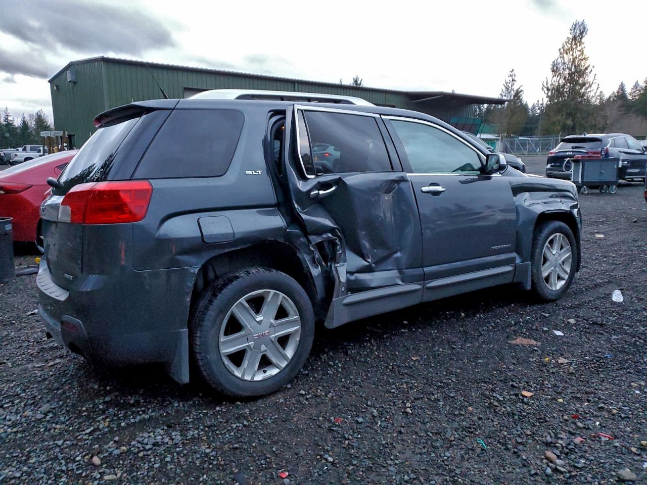 2011 GMC TERRAIN SLT photo 3